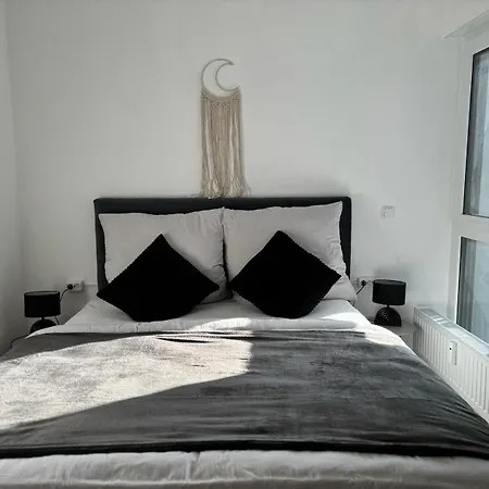 דירה Charming Homes - 15